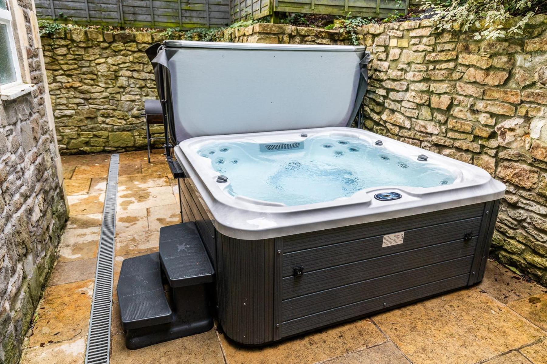 Locksbrook Lodge - Hot Tub - Spacious Outdoor Space Bath Extérieur photo